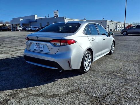 Used 2022 Toyota Corolla LE image 17