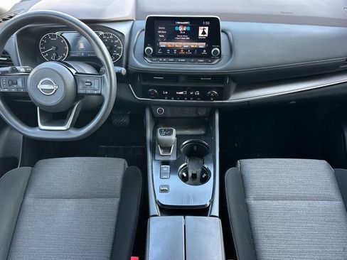 Used 2023 Nissan Rogue SV image 4