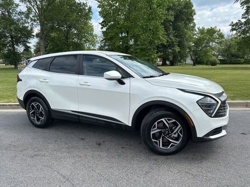 Certified 2024 Kia Sportage LX AWD/4WD image 2