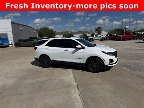 Used 2023 Chevrolet Equinox RS w/ LPO, Floor Liner Package image 2