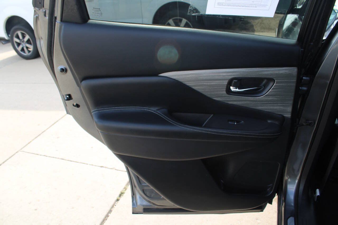 Used 2015 Nissan Murano SL w/ SL Technology Package AWD/4WD image 12
