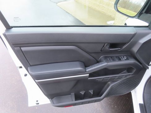 Used 2024 Toyota Tacoma SR5 image 28