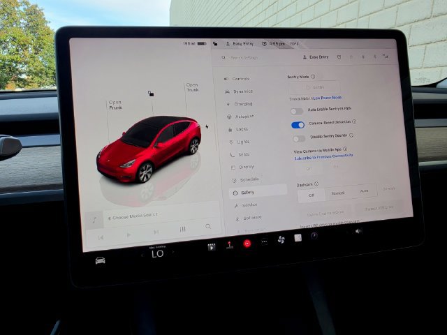 Used 2024 Tesla Model Y Long Range AWD/4WD image 57