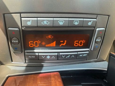 Used 2005 Cadillac XLR RWD image 20