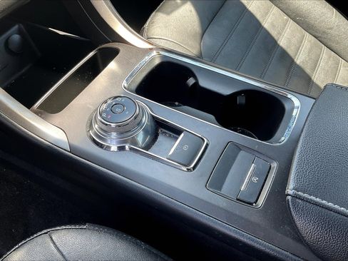 Used 2018 Ford Fusion SE w/ Fusion SE Technology Package FWD image 15
