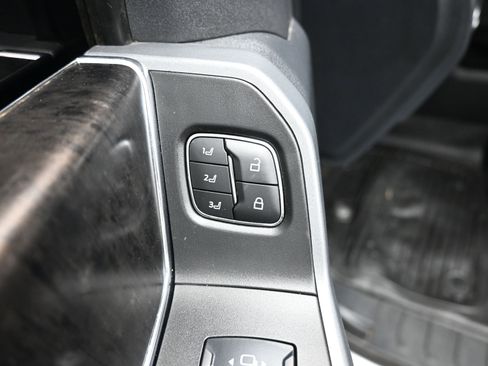 Used 2024 Ford F350 Lariat image 7