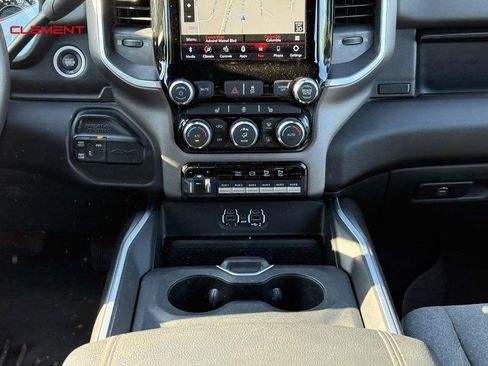 Used 2021 RAM 3500 Big Horn w/ Level 2 Equipment Group AWD/4WD image 17