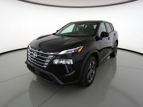 Used 2025 Nissan Rogue SV image 3