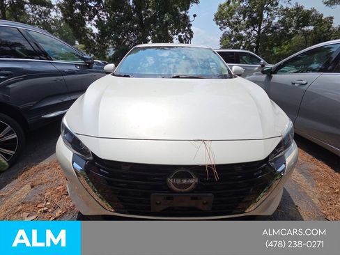 Used 2024 Nissan Sentra SV FWD image 11