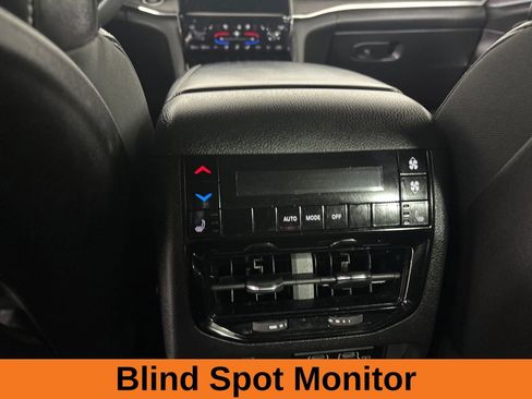 Used 2023 Jeep Grand Cherokee L Overland AWD/4WD image 22
