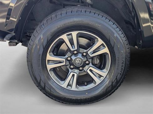 Used 2018 Toyota Tacoma TRD Sport w/ Technology Package RWD image 23