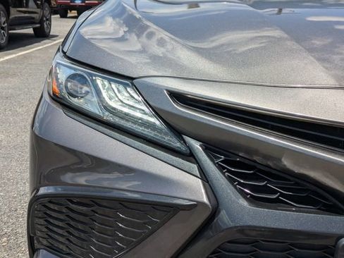 Used 2021 Toyota Camry XSE FWD image 11