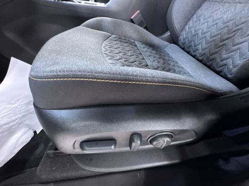 Used 2023 Chevrolet Equinox LT image 13