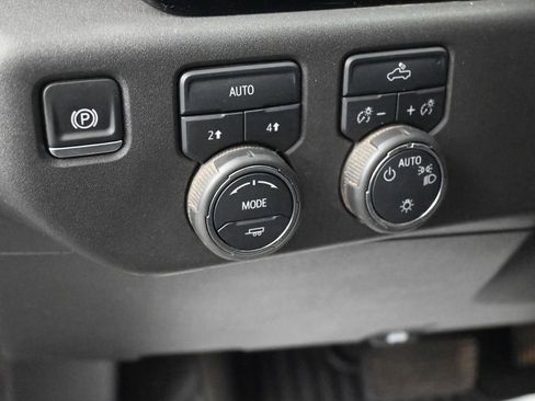 Used 2025 Chevrolet Silverado 1500 LT image 27