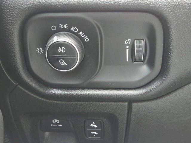 Used 2020 RAM 1500 Big Horn AWD/4WD image 21