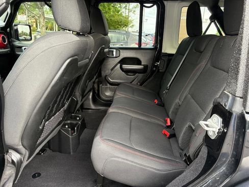 Used 2021 Jeep Wrangler Unlimited Rubicon AWD/4WD image 16