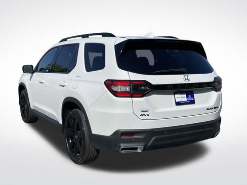 Certified 2025 Honda Pilot Black Edition image 4
