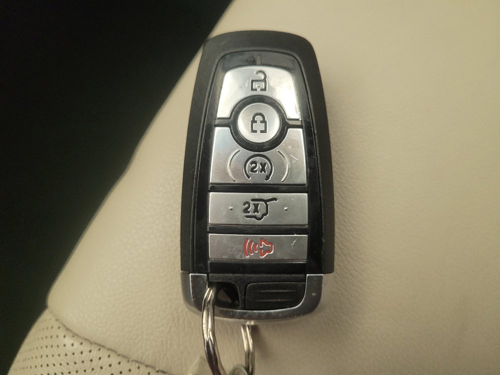Used 2020 Ford Edge Titanium w/ Equipment Group 301A AWD/4WD image 32