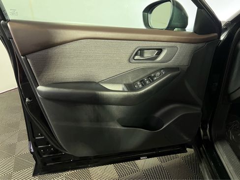 Used 2023 Nissan Rogue S AWD/4WD image 21