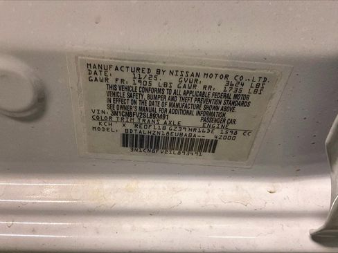 New 2025 Nissan Versa SR image 14