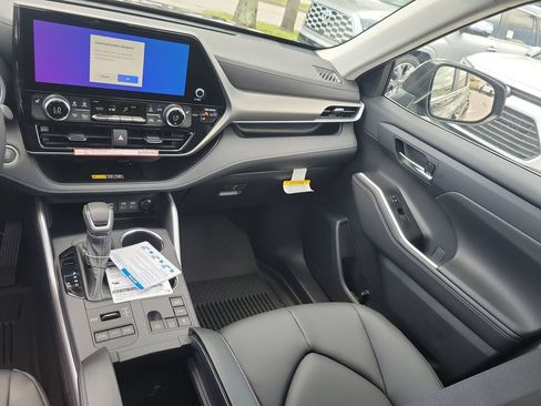 New 2026 Toyota Highlander XLE AWD/4WD image 28