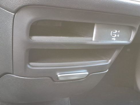 New 2027 Chrysler Pacifica Select AWD/4WD image 32