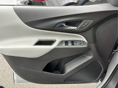 Certified 2018 Chevrolet Equinox LS FWD image 23