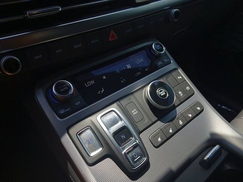 Used 2025 Hyundai Palisade Calligraphy FWD image 18