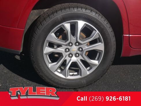 Used 2021 Chevrolet Traverse Premier w/ LPO, Floor Liner Package AWD/4WD image 48