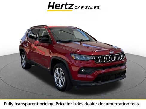 Used 2025 Jeep Compass Latitude AWD/4WD image 1
