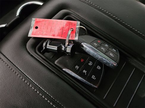 Used 2021 GMC Yukon XL AT4 w/ AT4 Premium Plus Package image 38