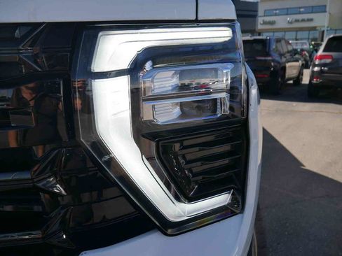 Used 2024 Chevrolet Silverado 2500 ZR2 w/ Technology Package AWD/4WD image 29
