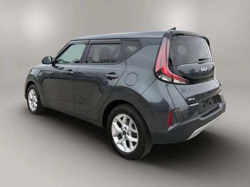 Used 2024 Kia Soul LX w/ Option Group 015 FWD image 4