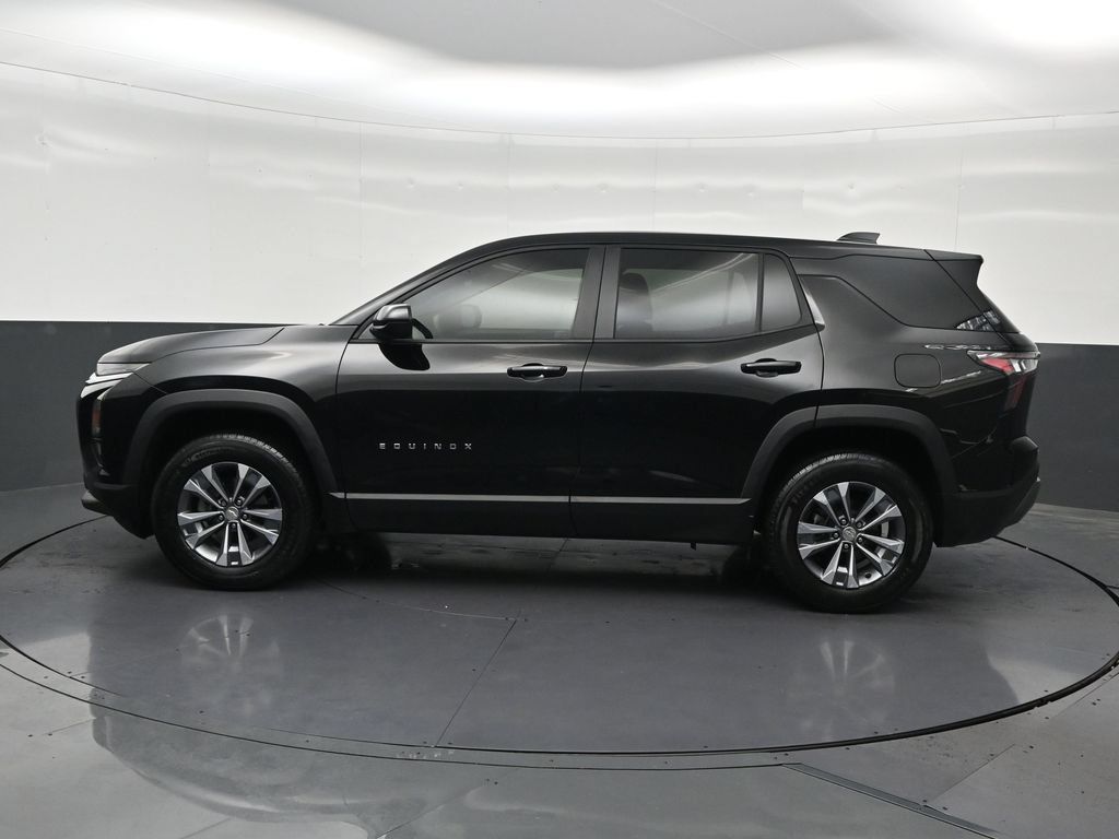 Used 2026 Chevrolet Equinox LT FWD image 2