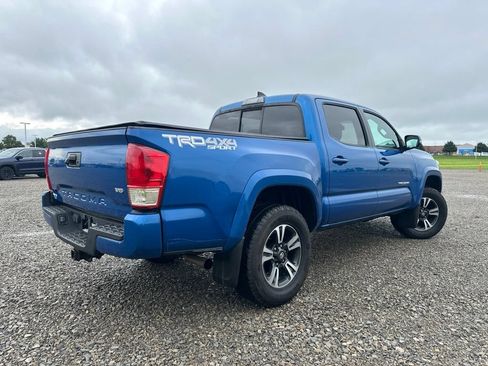 Used 2016 Toyota Tacoma TRD Sport w/ Towing Package AWD/4WD image 11