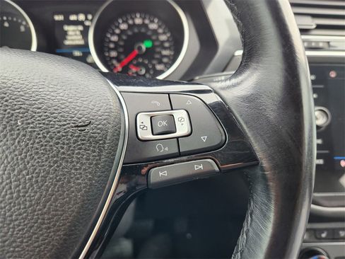 Used 2018 Volkswagen Tiguan SEL image 29