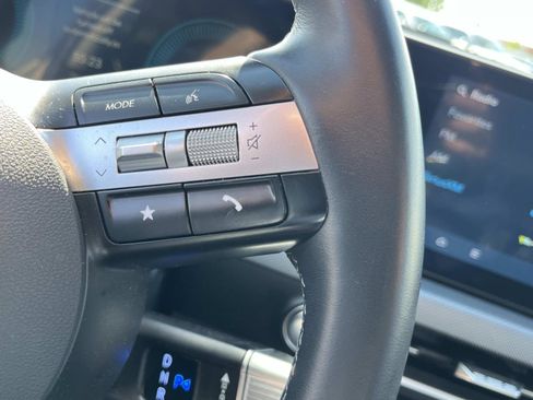 Used 2025 Hyundai Sonata SEL FWD image 28