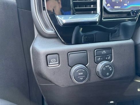 Used 2025 Chevrolet Silverado 1500 LT RWD image 7