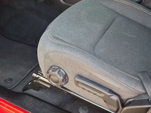 Used 2025 Jeep Wrangler Unlimited Sport AWD/4WD image 14