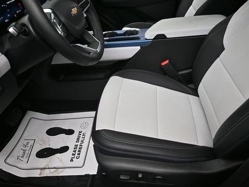 Used 2025 Chevrolet Equinox EV LT w/ Convenience Package II FWD image 15