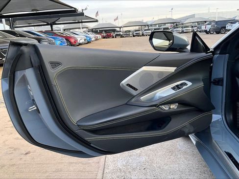 Used 2024 Chevrolet Corvette Stingray Premium Cpe w/ Z51 Performance Package image 17