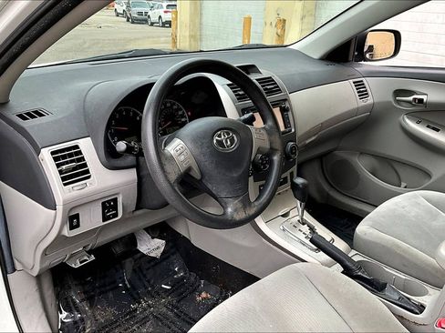 Used 2013 Toyota Corolla LE w/ Premium Pkg image 16