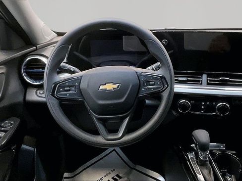 Used 2026 Chevrolet Trax LT FWD image 10