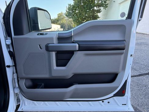 Used 2017 Ford F150 XLT w/ Equipment Group 301A Mid AWD/4WD image 39