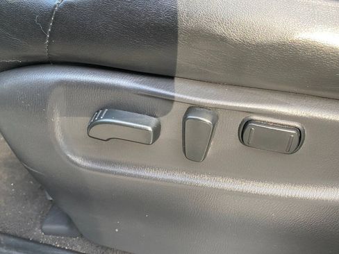 Used 2017 Nissan Armada Platinum RWD image 19