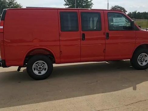 New 2025 GMC Savana 2500 w/ Driver Convenience Package image 9