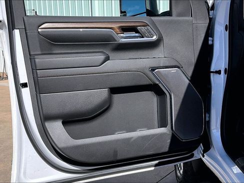 Used 2024 Chevrolet Silverado 2500 High Country w/ High Country Premium Package image 21