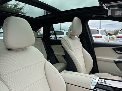 New 2026 Mercedes-Benz GLC 300 4MATIC image 32