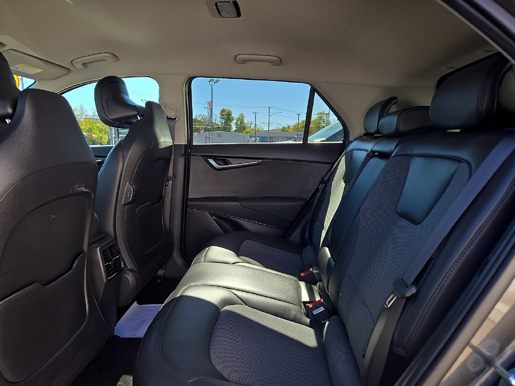 Used 2024 Kia Niro Wind w/ Wind Preserve Package FWD image 11