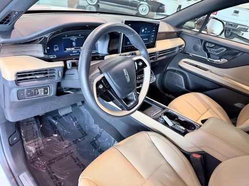 Used 2023 Lincoln Corsair Reserve AWD/4WD image 36